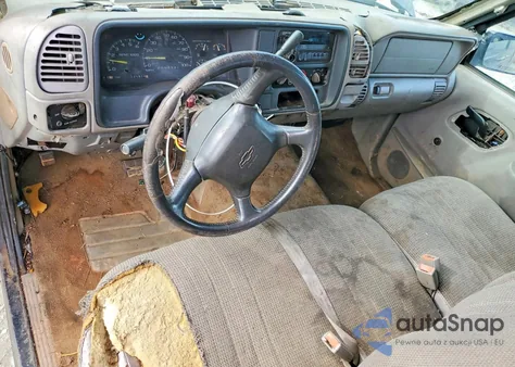 2000 Chevrolet Silverado C1500 from USA, damaged, VIN 1GCEC19T8YZ183364